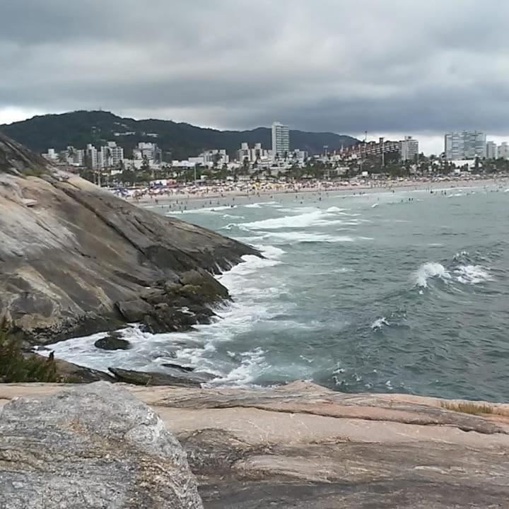 Cobertura Com Churrasqueira Propria E Wi-Fi Perto Da Praia - Excelente Para Familia E Amigos Guaruja Bagian luar foto